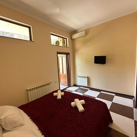 Royal Plus Hotel Jerevan Eksteriør bilde