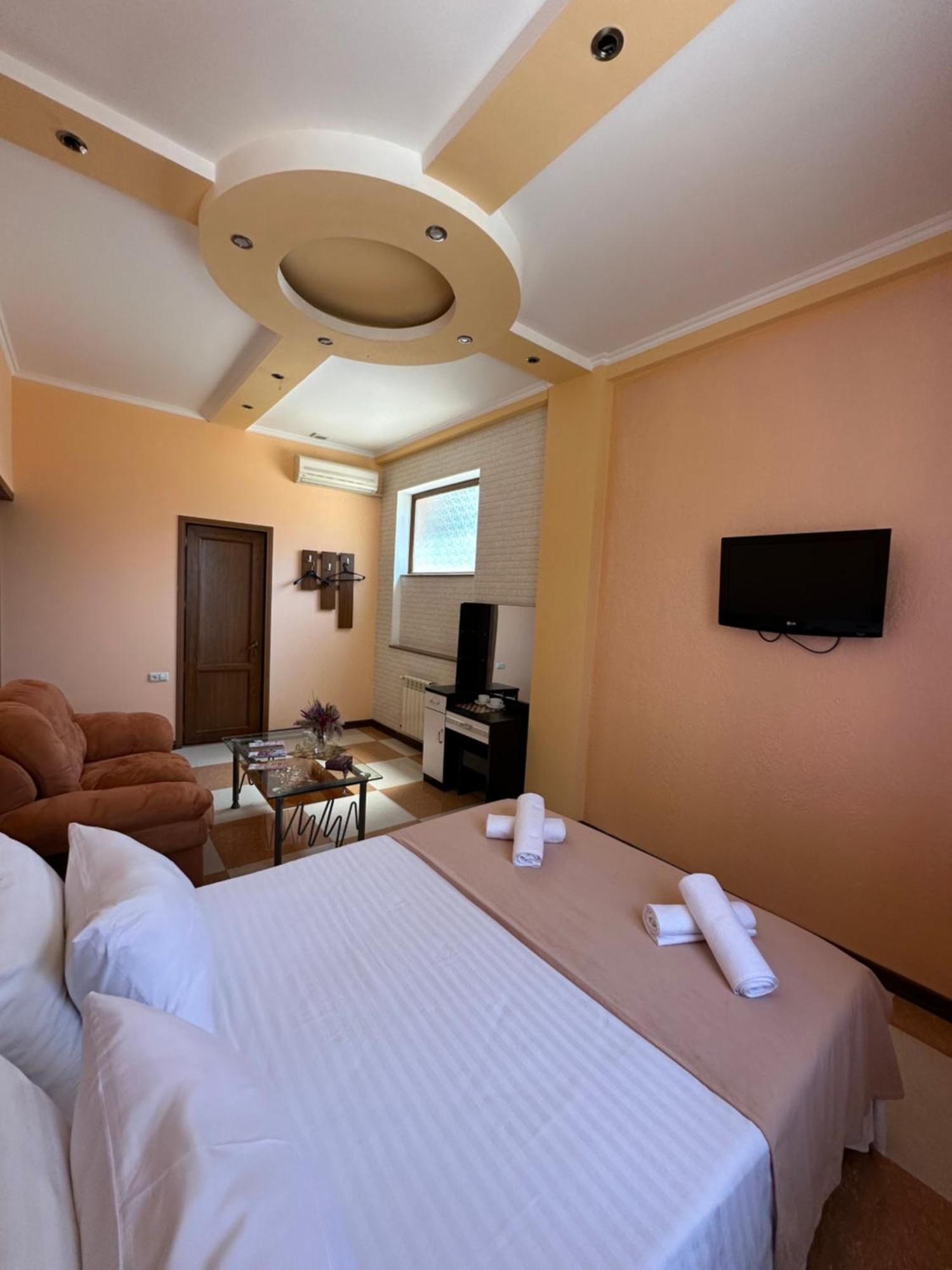 Royal Plus Hotel Jerevan Eksteriør bilde